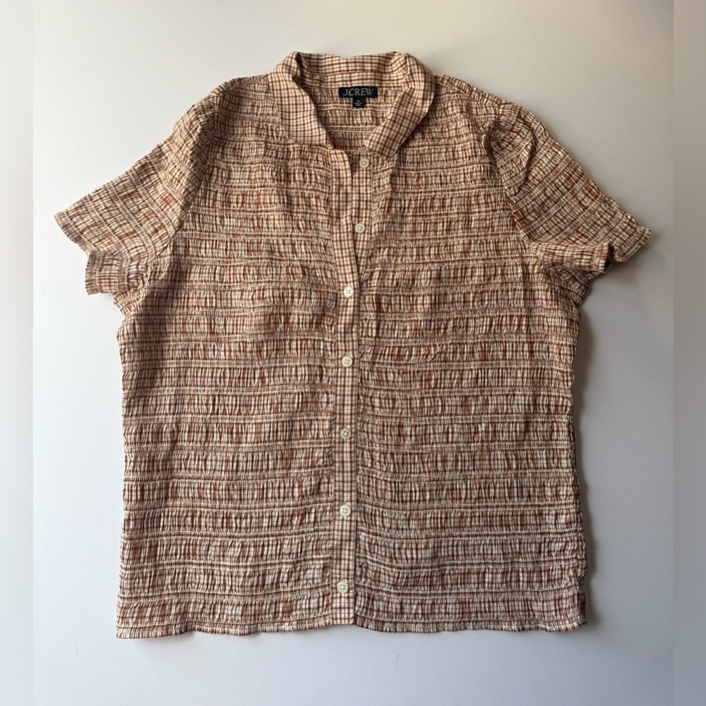 J. Crew Woman’s Tan Textured Button Down Shirt 🍂